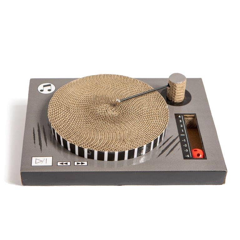 Turntable cat outlet scratcher